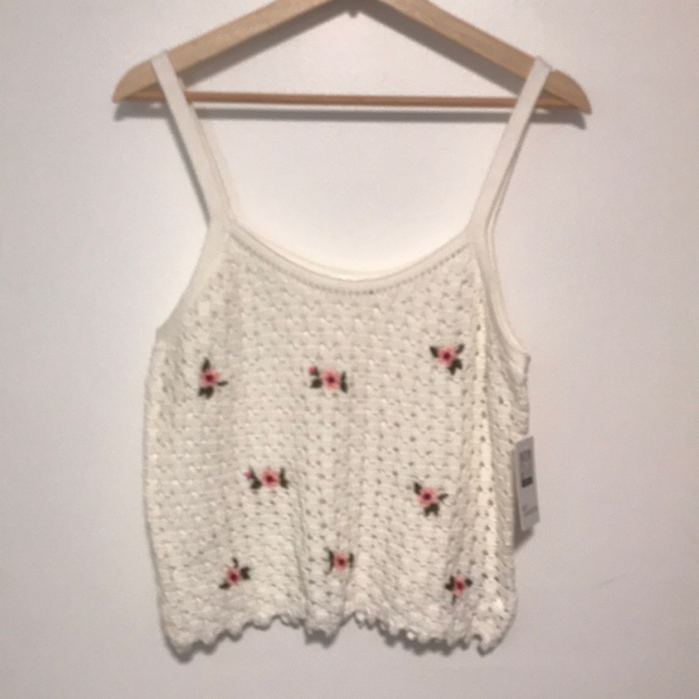 NEW 89th & Madison Floral Crochet Tank. L